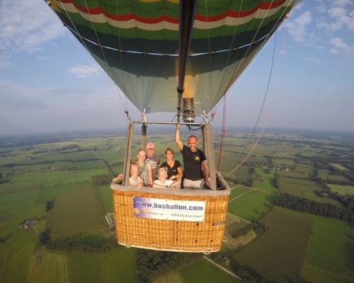 Prive ballonvaart met familie Bos uit Laren naar Goor